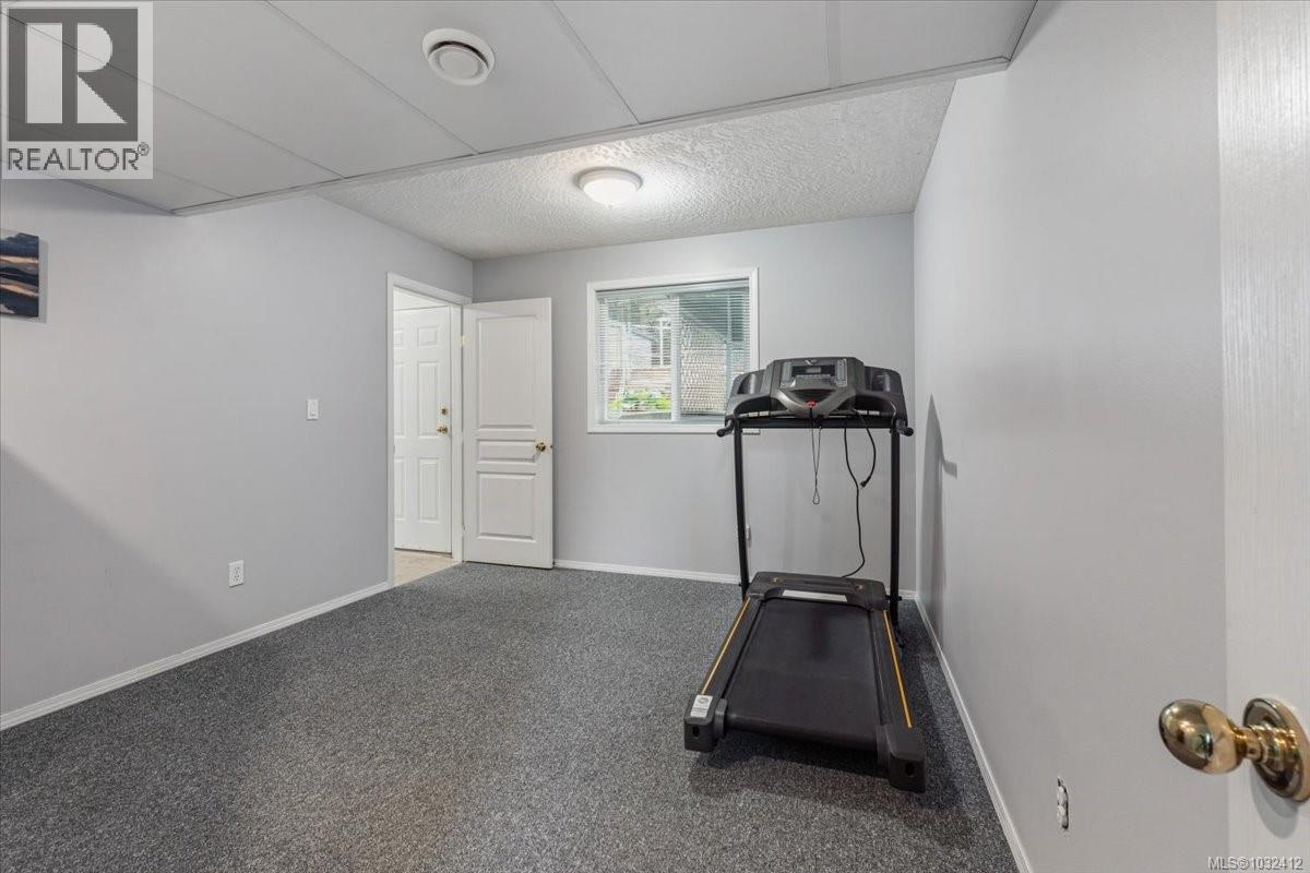 751 Dogwood Rd - 19