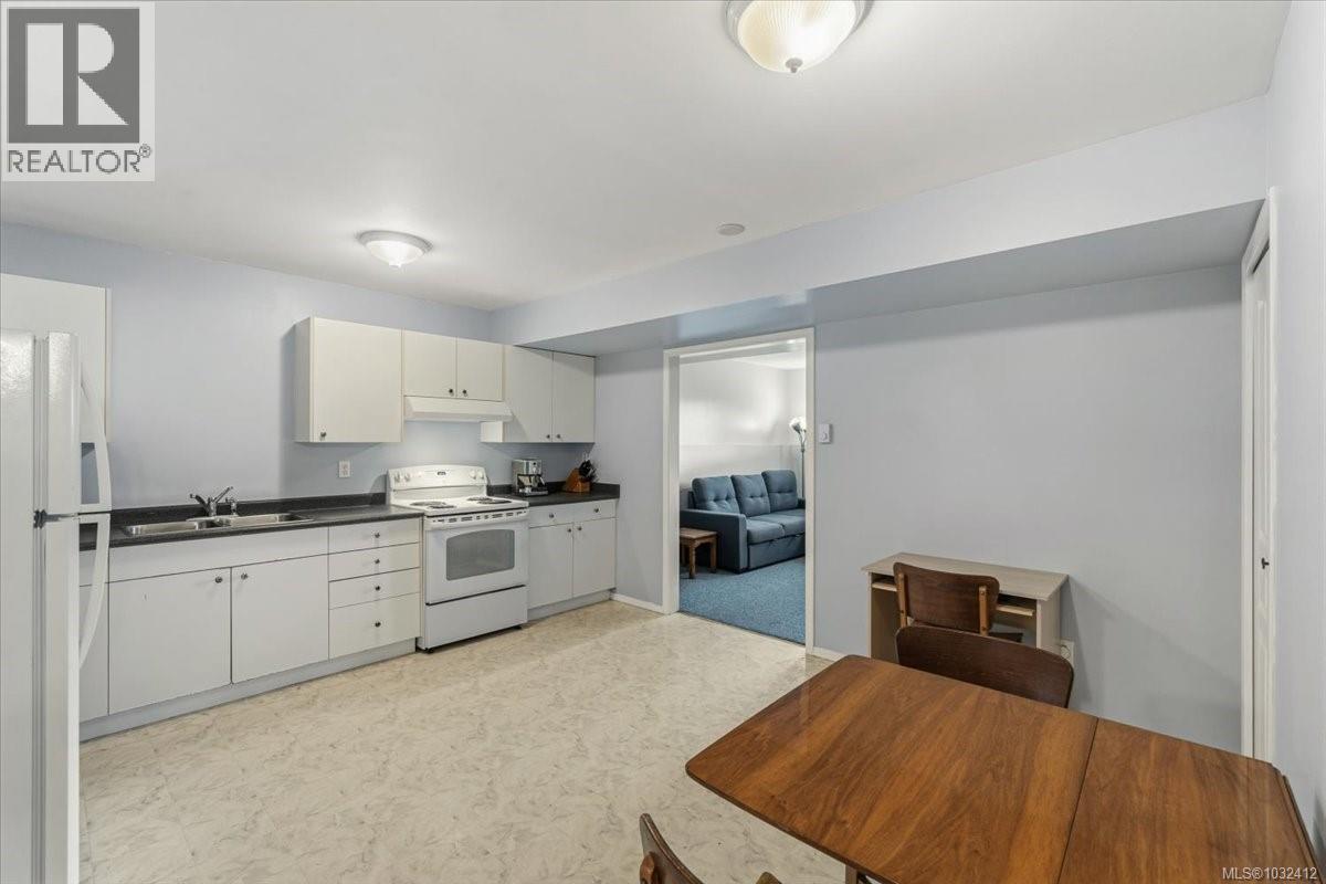 751 Dogwood Rd - 22