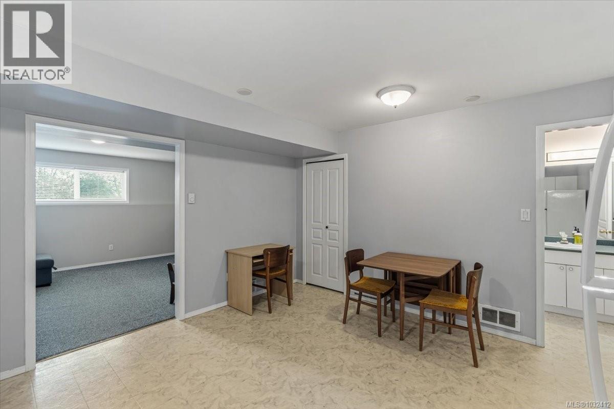 751 Dogwood Rd - 23