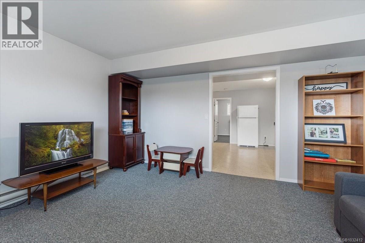 751 Dogwood Rd - 25