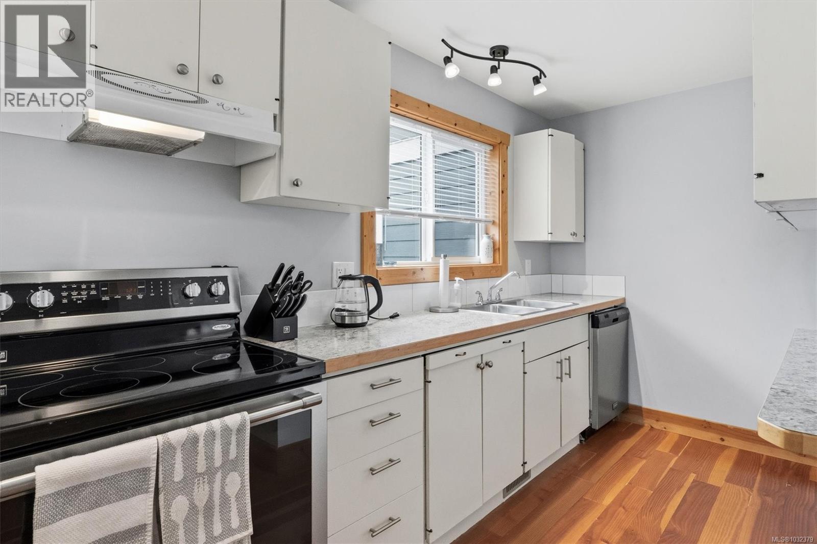 9497 MARTIN PARK DR - 23