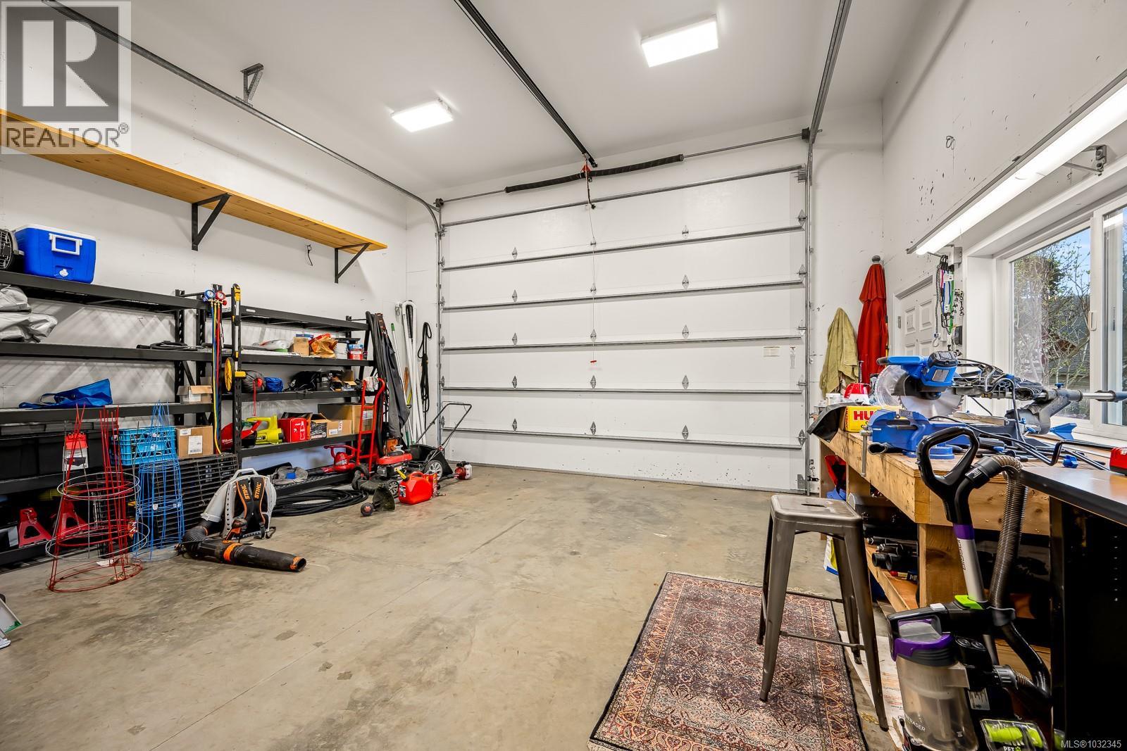 4651 MONTROSE DR - 25