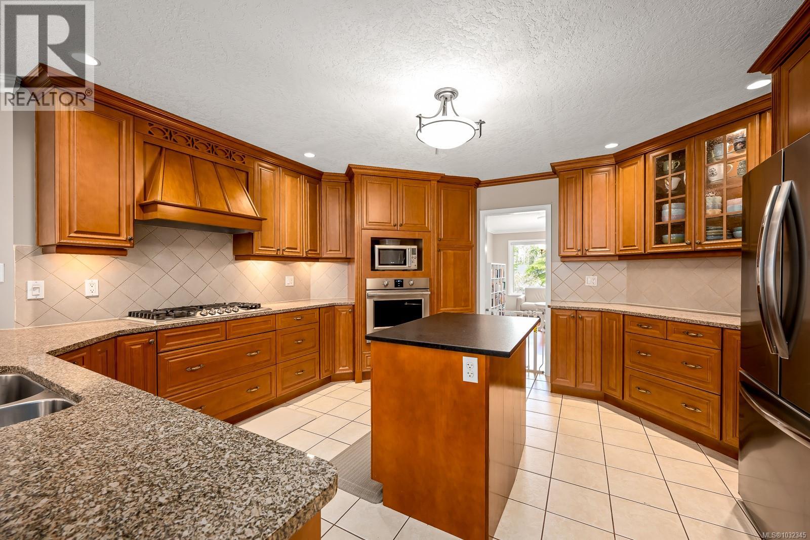 4651 MONTROSE DR - 8