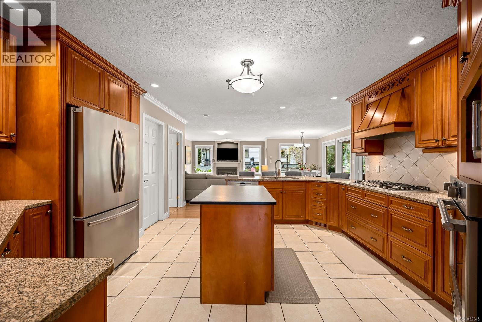 4651 MONTROSE DR - 9