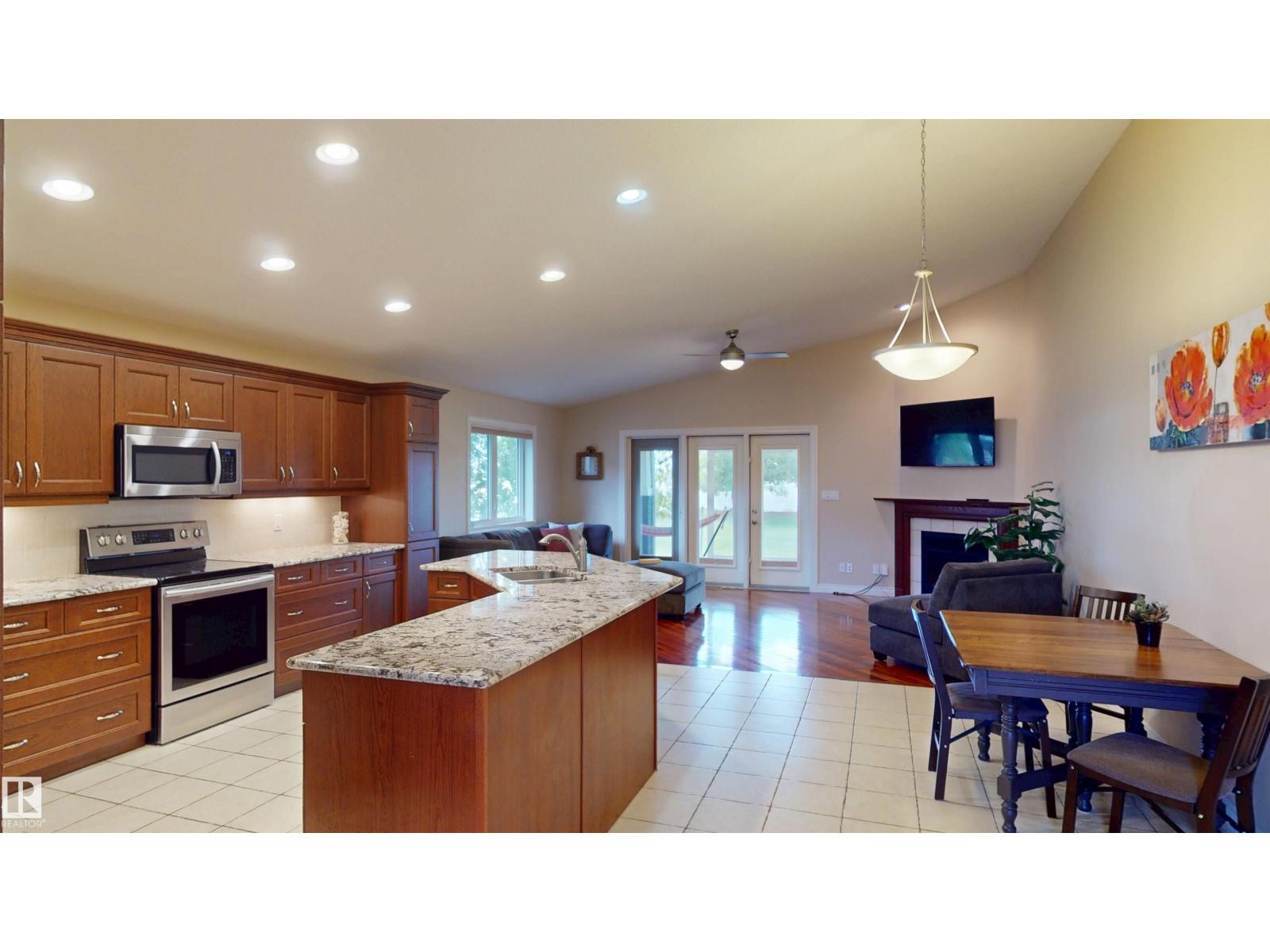 17 53026 RGE ROAD 43 - 11