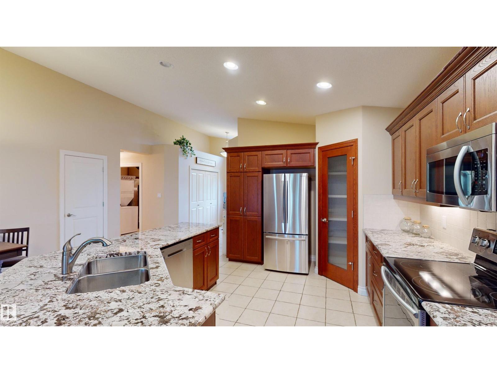 17 53026 RGE ROAD 43 - 13