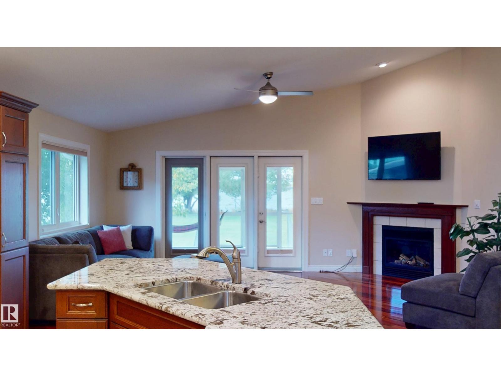 17 53026 RGE ROAD 43 - 14