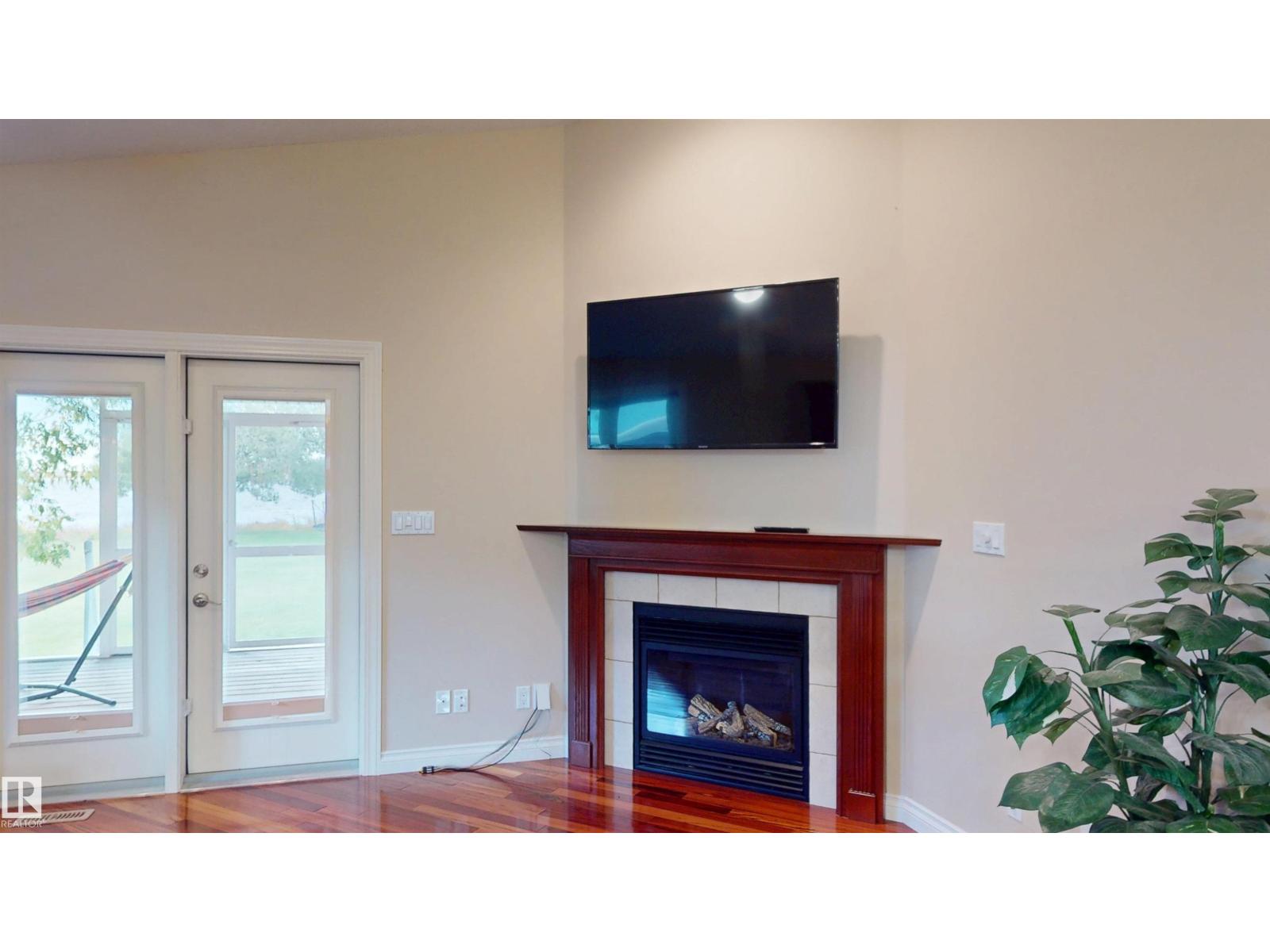 17 53026 RGE ROAD 43 - 16