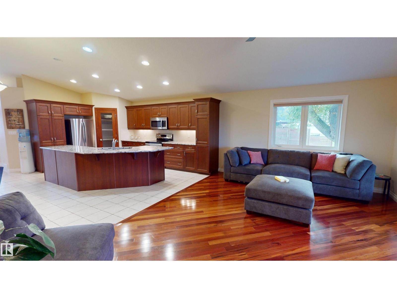 17 53026 RGE ROAD 43 - 17