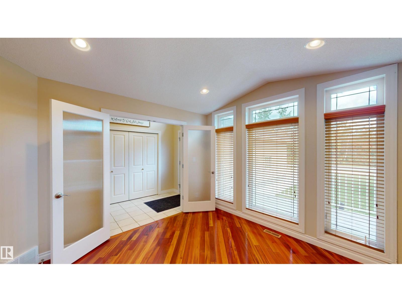 17 53026 RGE ROAD 43 - 18