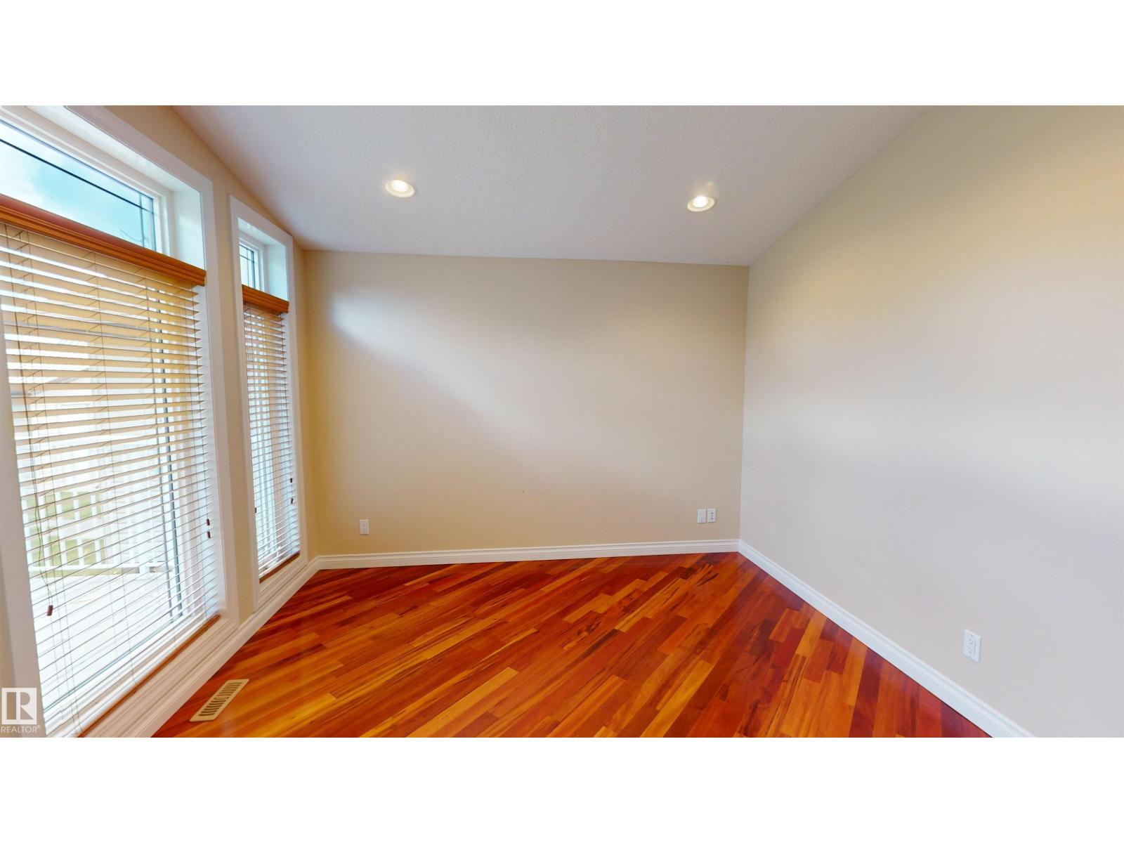 17 53026 RGE ROAD 43 - 19