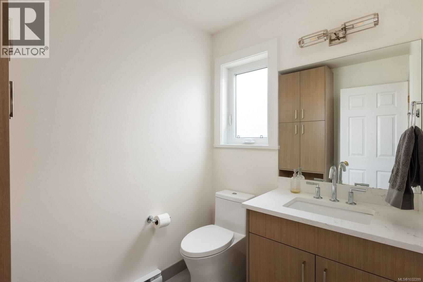 2446 TWIN VIEW DR - 15