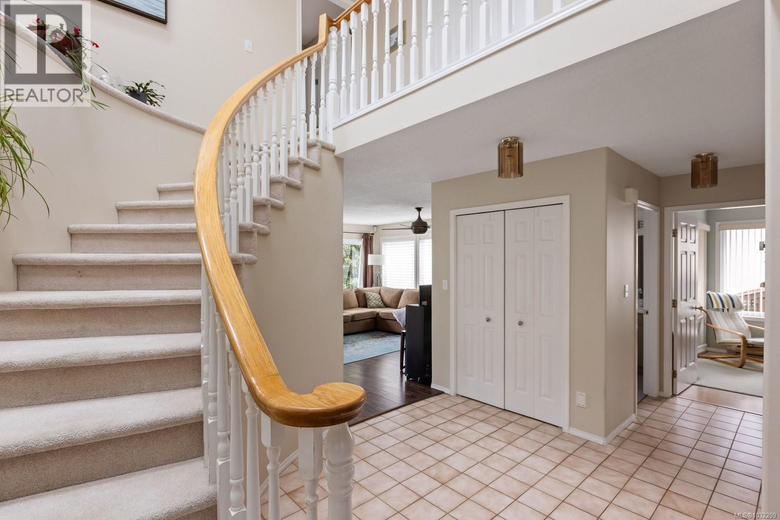 2446 TWIN VIEW DR - 16