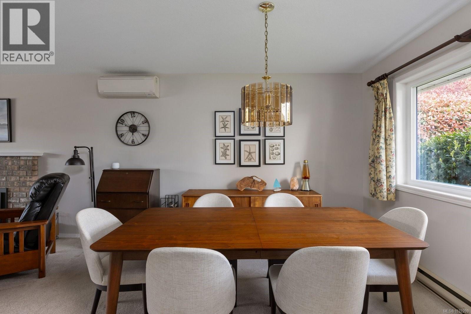 2446 TWIN VIEW DR - 5