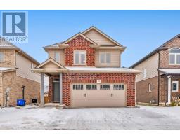 10 BERGENSTEIN CRESCENT