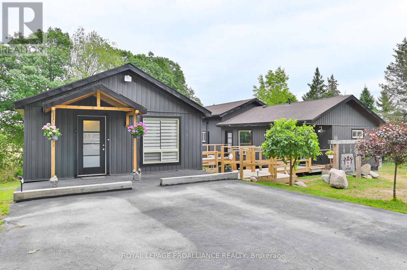 138 HOLLISTER ROAD - 1