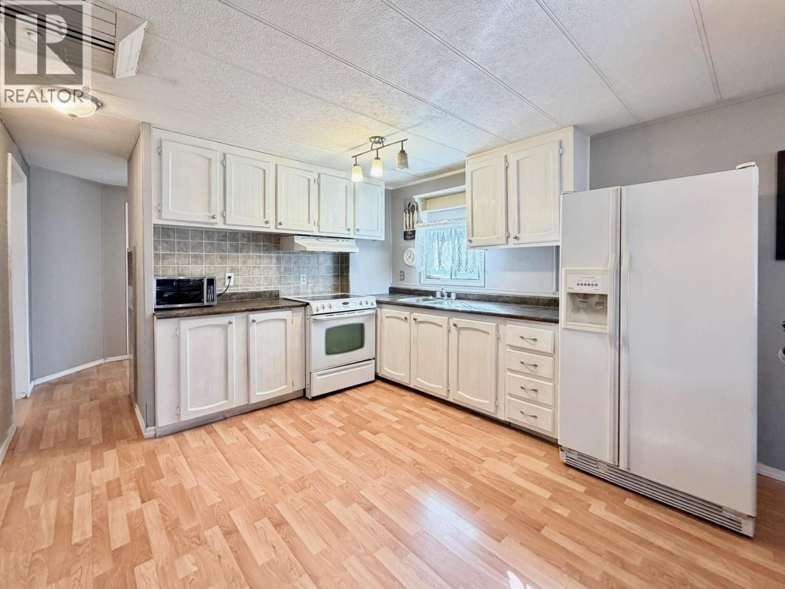 #40 197 Dauphin Avenue - 2