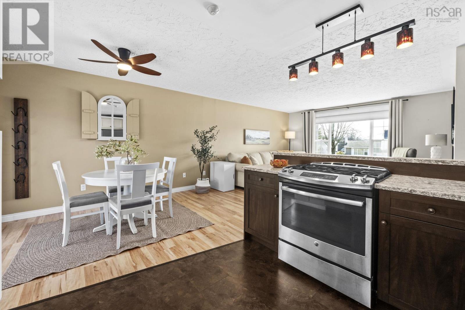 Property 12 of 31 of 43 Woodlawn Road