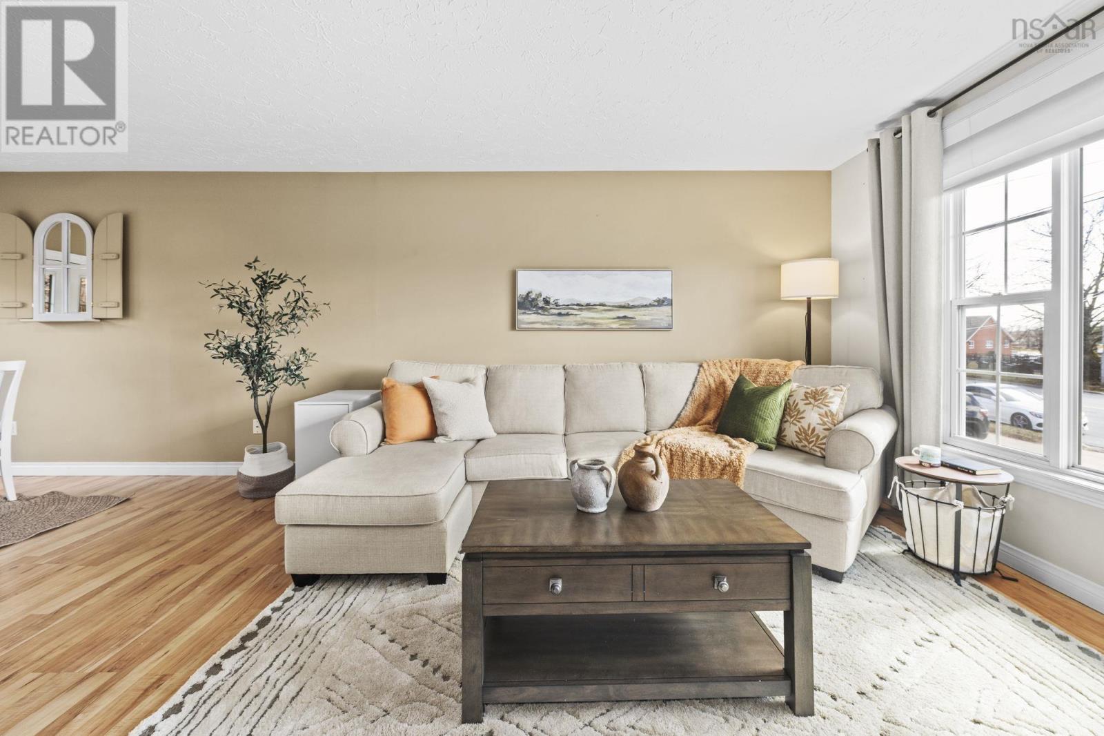 Property 4 of 31 of 43 Woodlawn Road