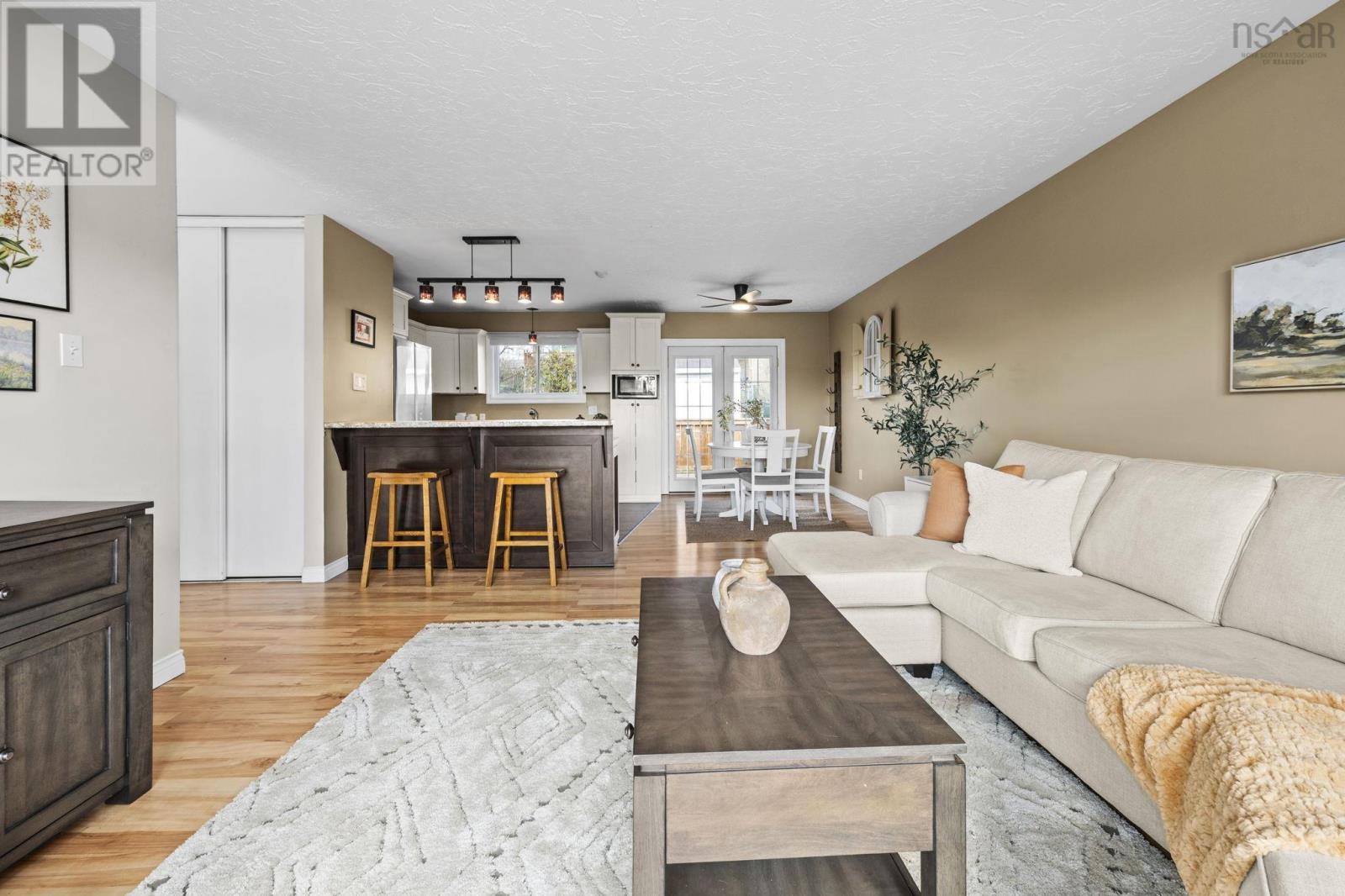 Property 6 of 31 of 43 Woodlawn Road