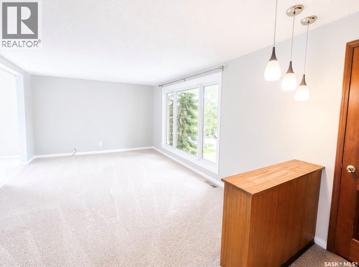 Single Family House Raised bungalow for Sale in  rd AVENUE NW Swift Current 