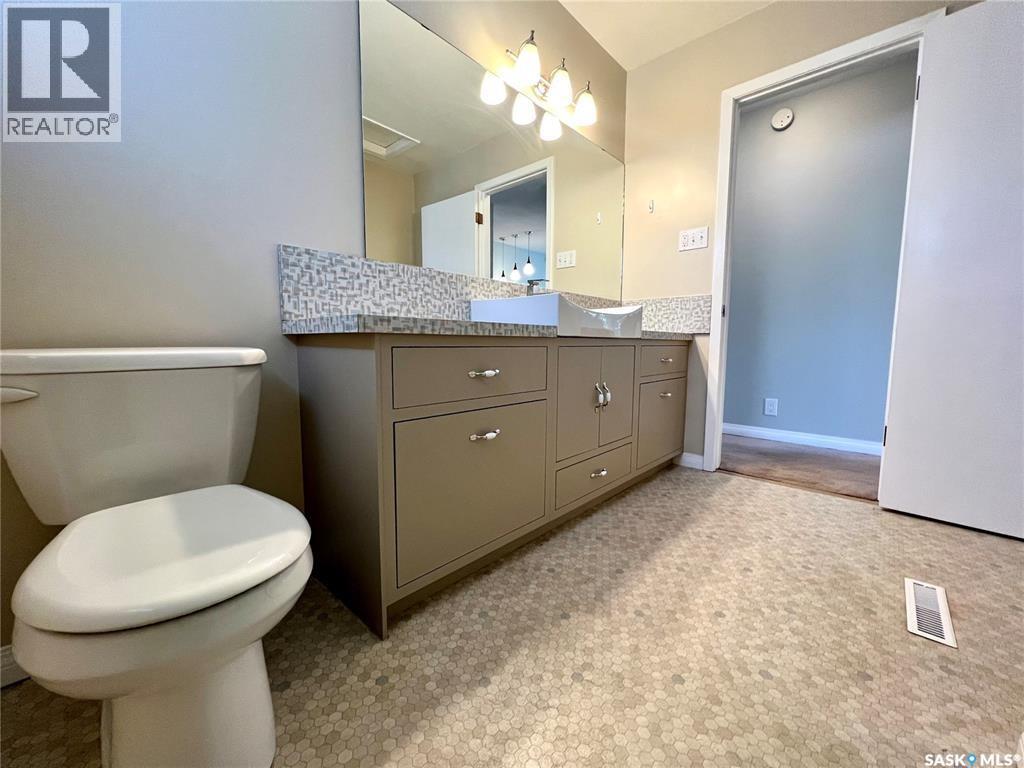 451 3rd AVENUE NW - 18