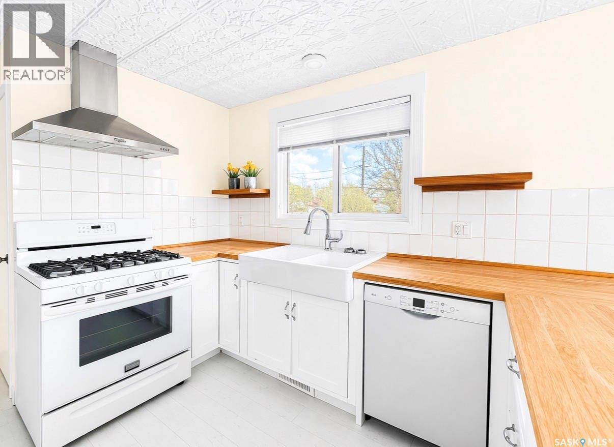 Single Family House Raised bungalow for Sale in  rd AVENUE NW Swift Current 