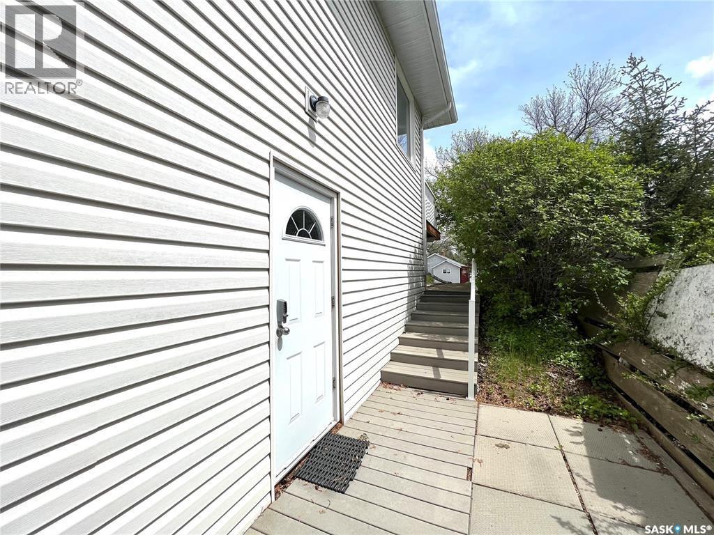 Single Family House Raised bungalow for Sale in  rd AVENUE NW Swift Current 