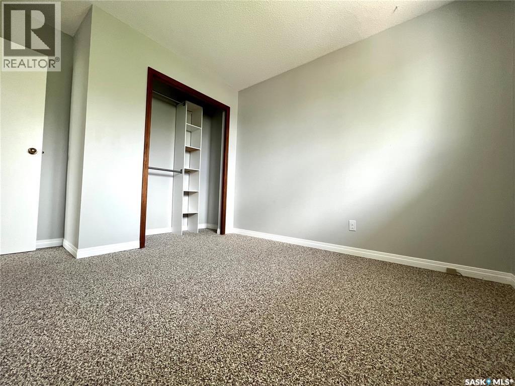 Single Family House Raised bungalow for Sale in  rd AVENUE NW Swift Current 