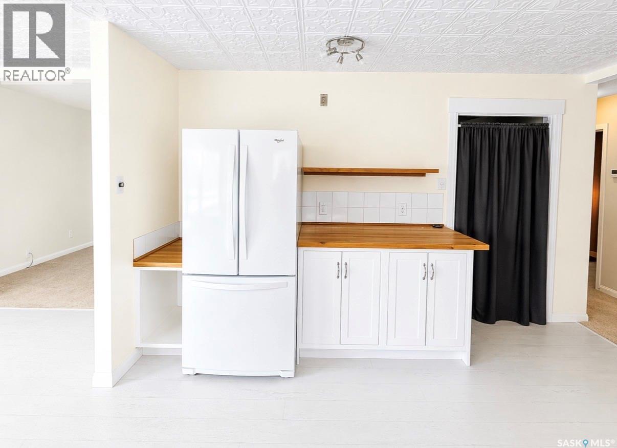 Single Family House Raised bungalow for Sale in  rd AVENUE NW Swift Current 