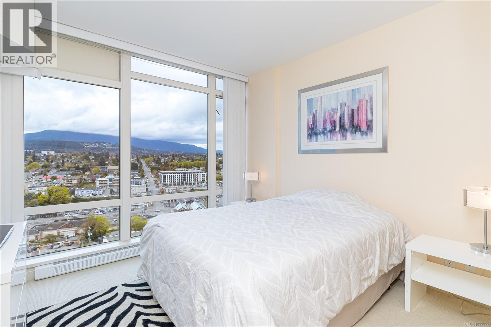#1402 38 Front St - 21