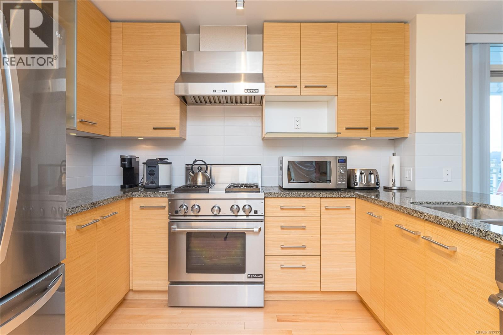 #1402 38 FRONT ST - Image 3