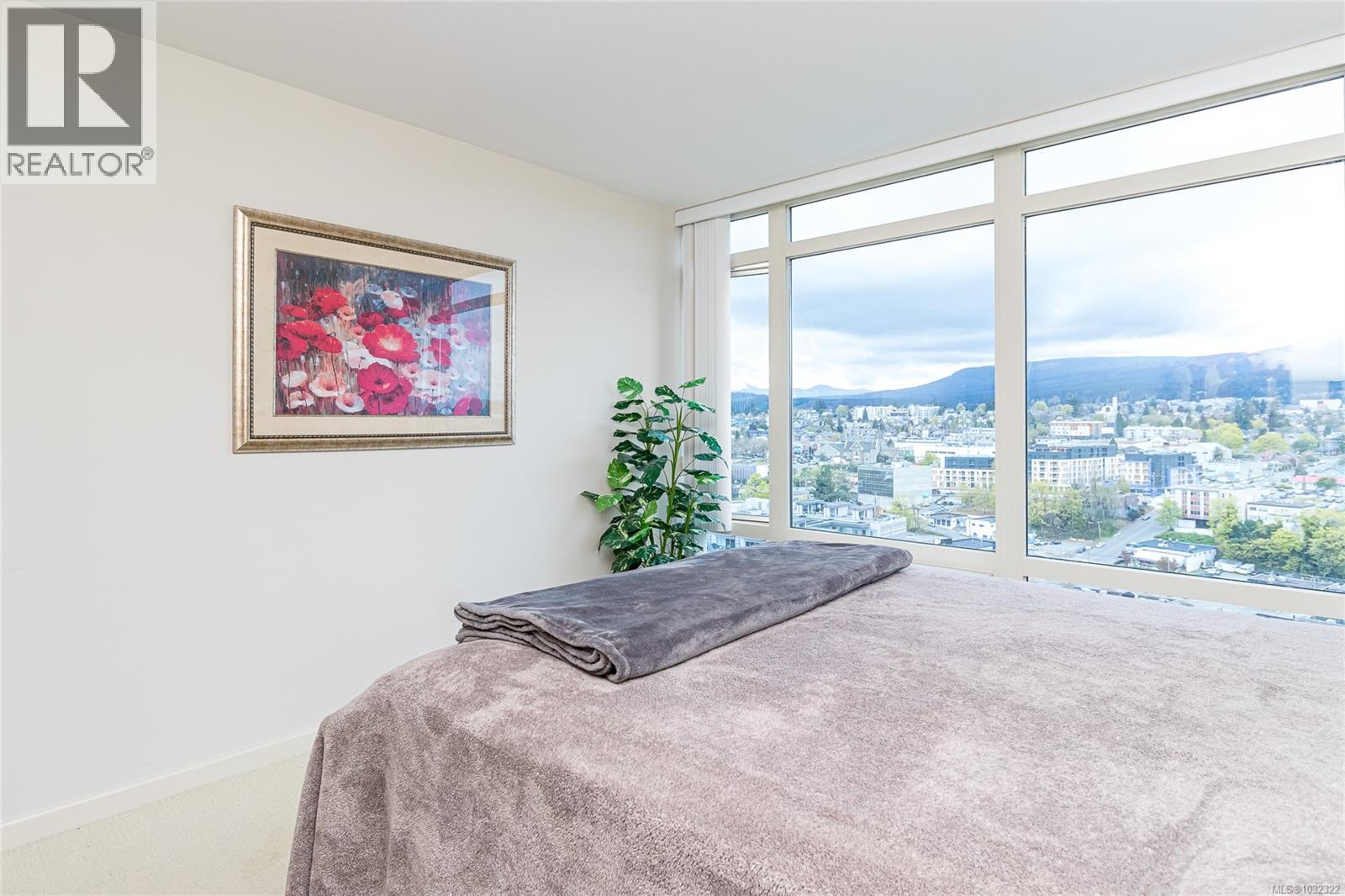 #1402 38 Front St - 17
