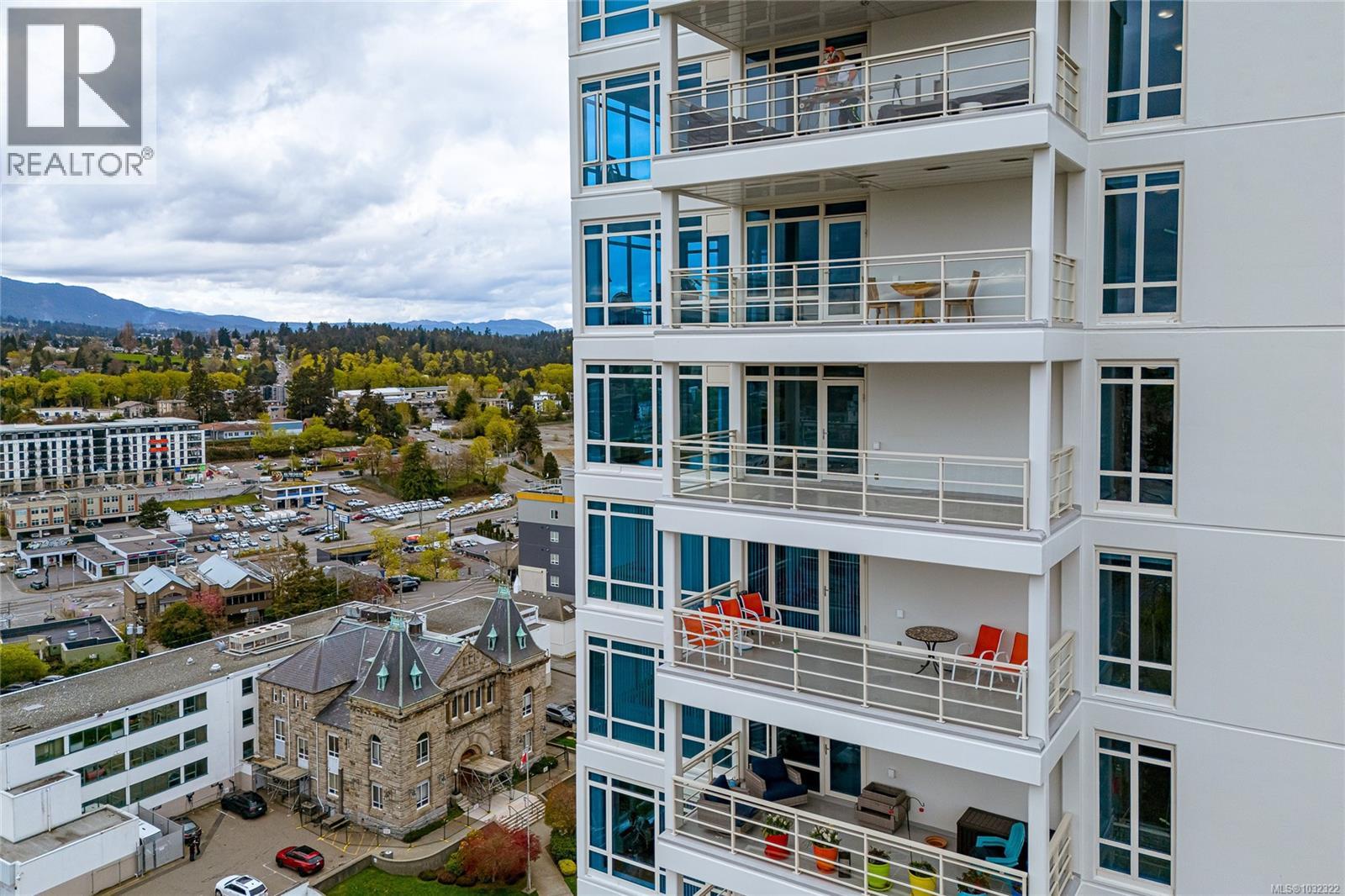 #1402 38 FRONT ST - 33