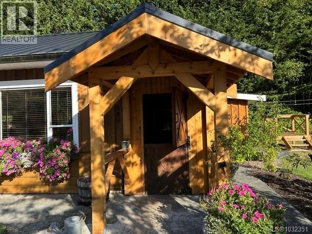 885 LANQVIST RD - 32