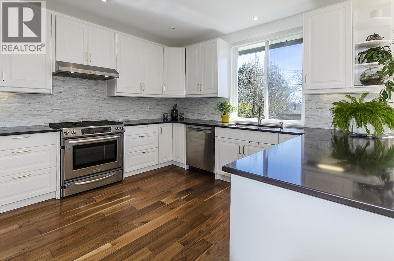 1075 ADDERLEY STREET — photo 6