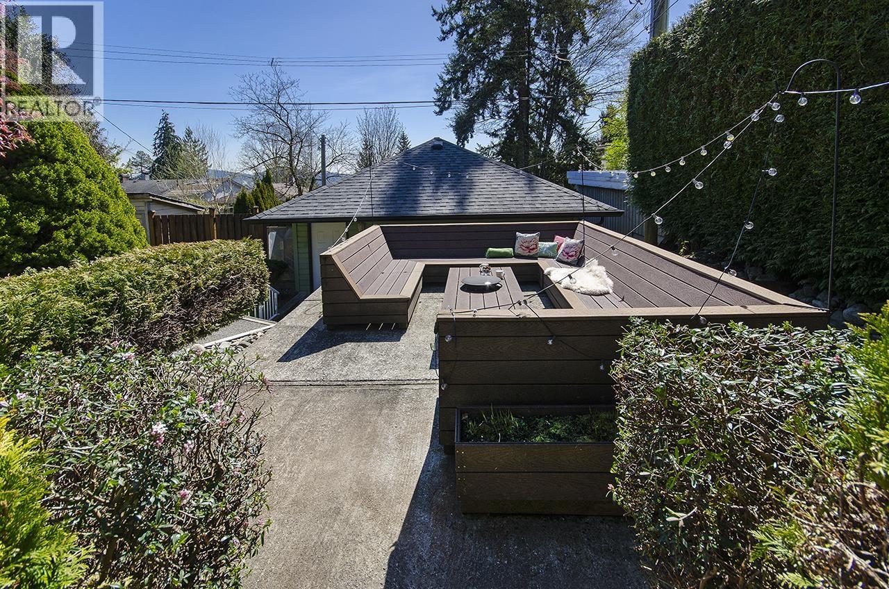 1075 ADDERLEY STREET — photo 28