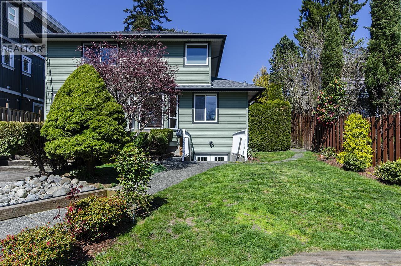 1075 ADDERLEY STREET — photo 31