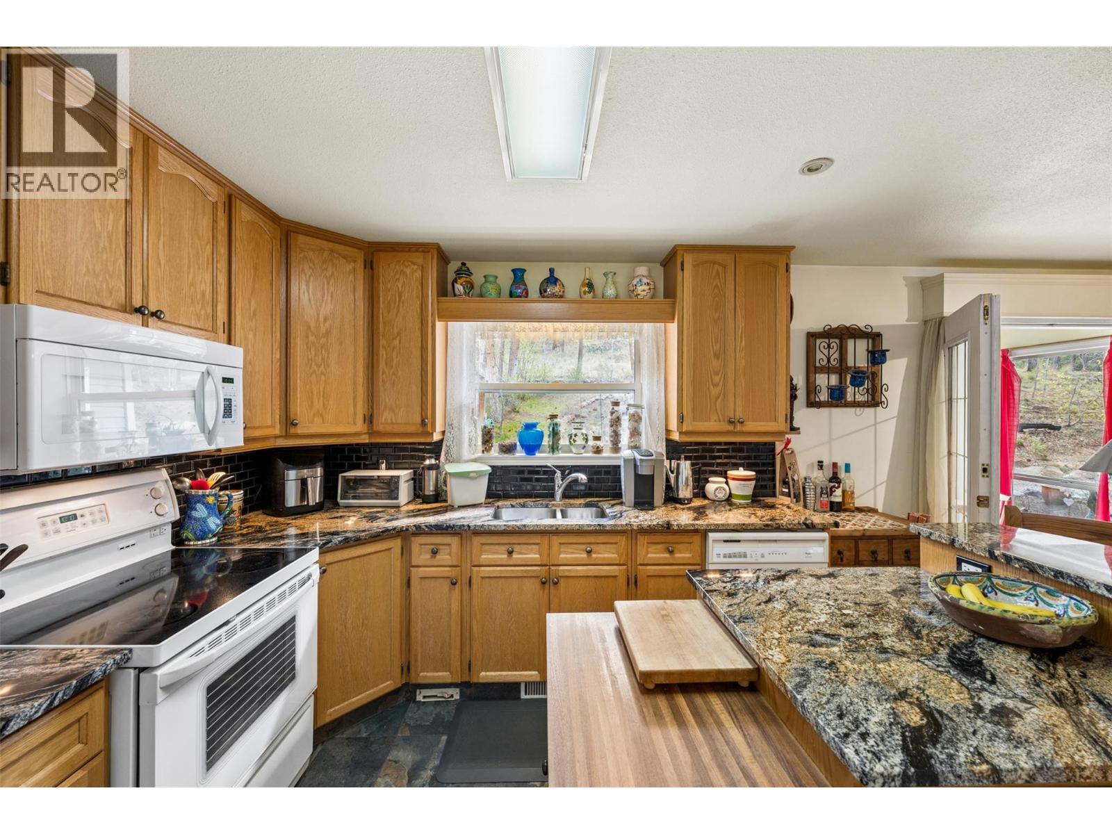 143 SADDLEHORN DRIVE - 25