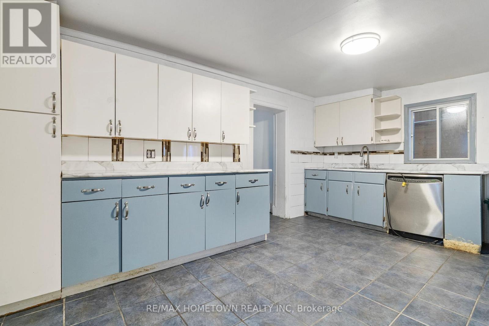 93 PERTH STREET - 6