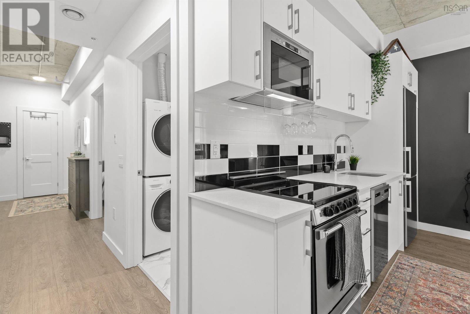 Property 6 of 22 of 102 5684 West Street