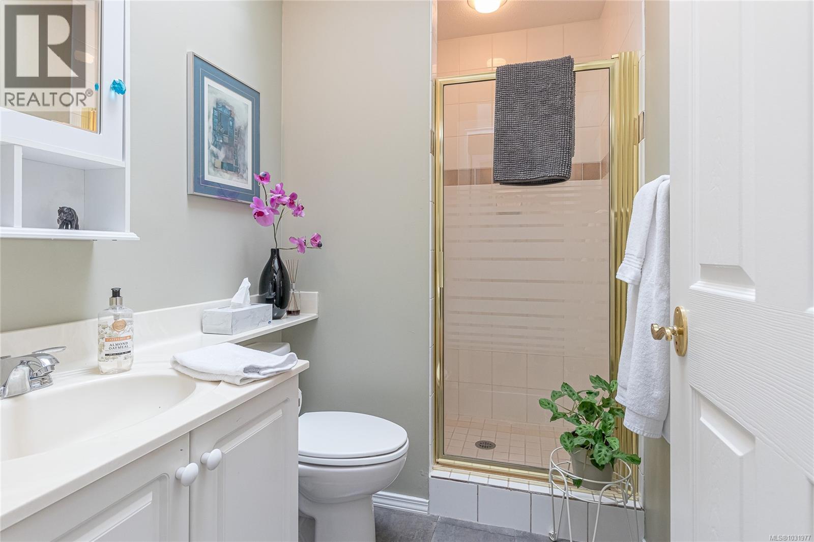 823 Lakes Blvd - 32