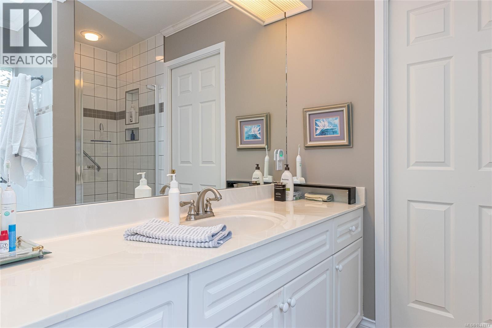 823 Lakes Blvd - 31