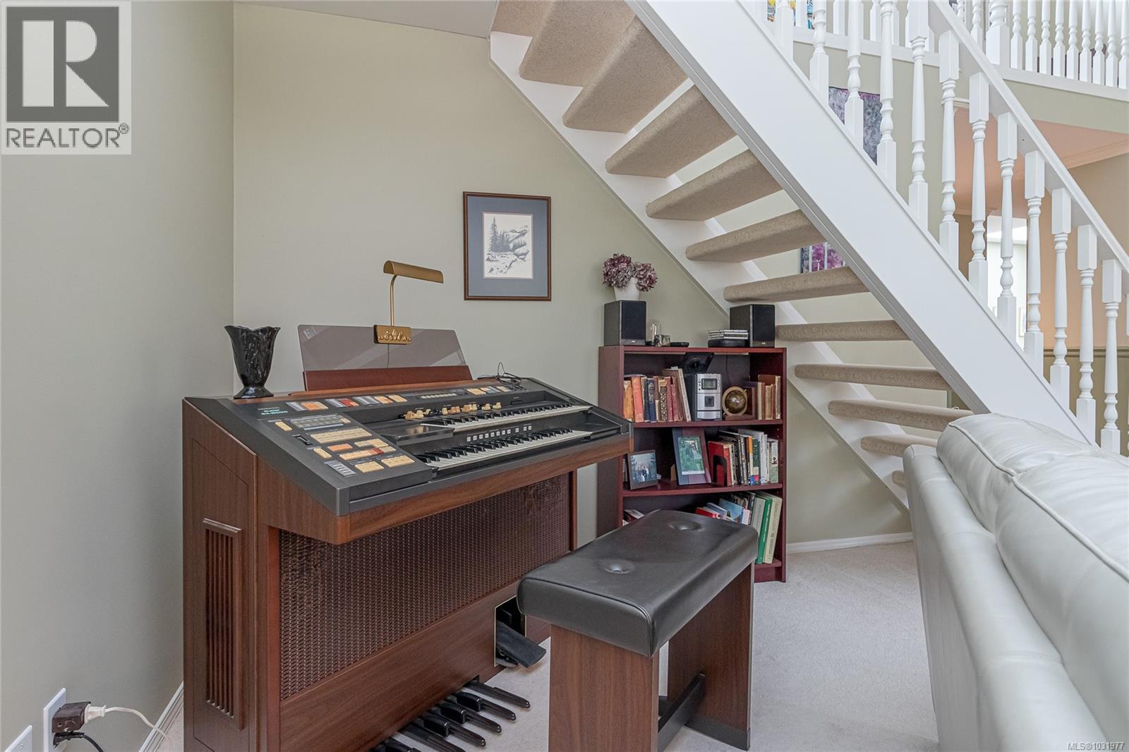 823 Lakes Blvd - 36