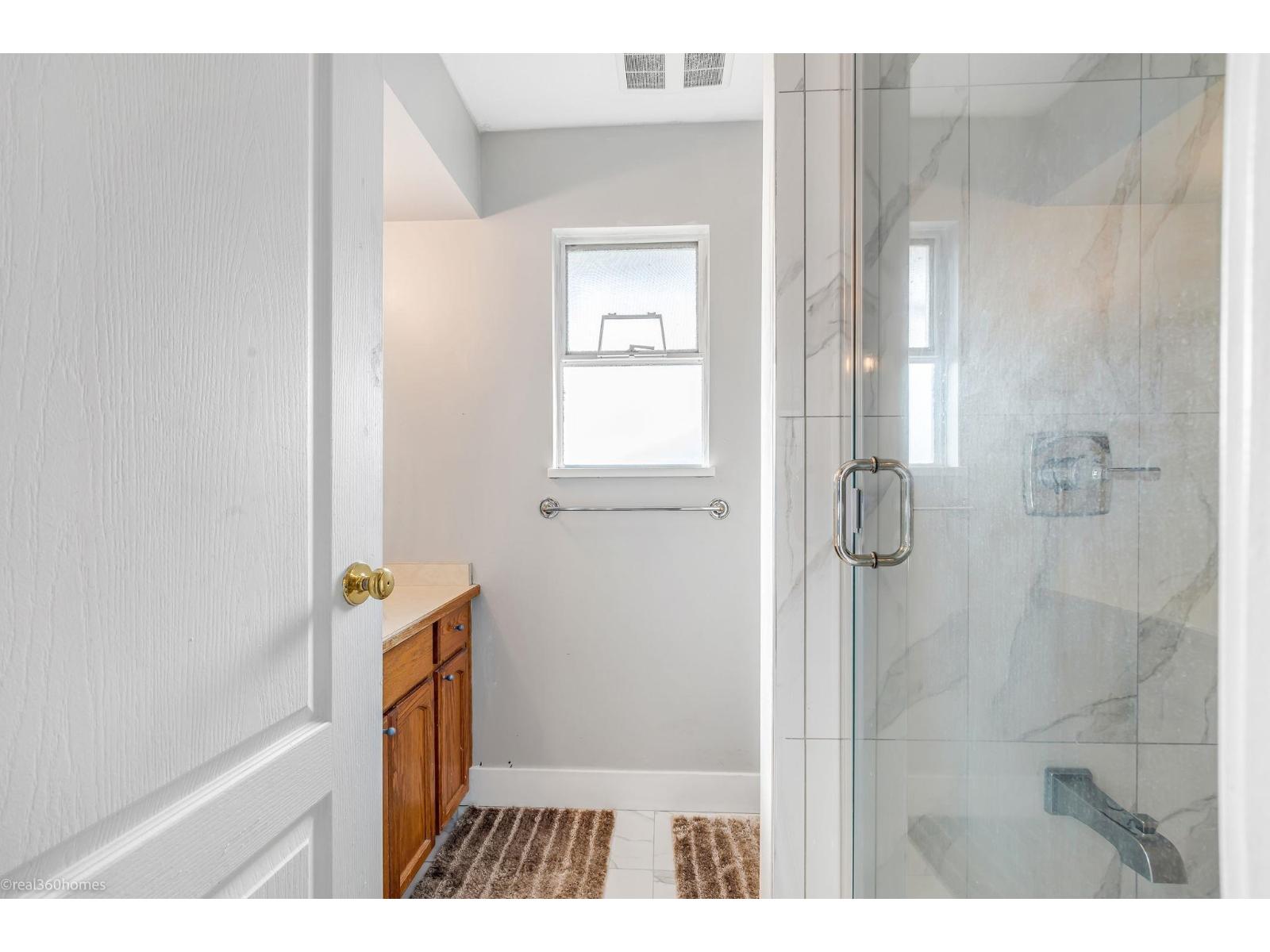 6 Bed, 4 Bath House for Sale in Abbotsford – 2952 SIDONI PLACE, Abbotsford - Image 11