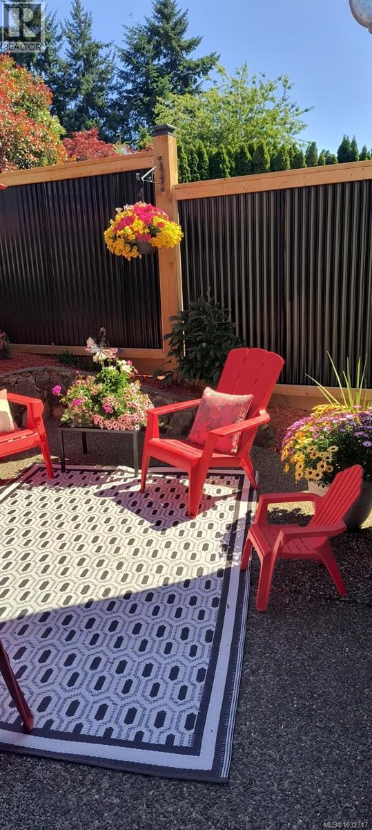 8 NEWSTEAD CRES - 22