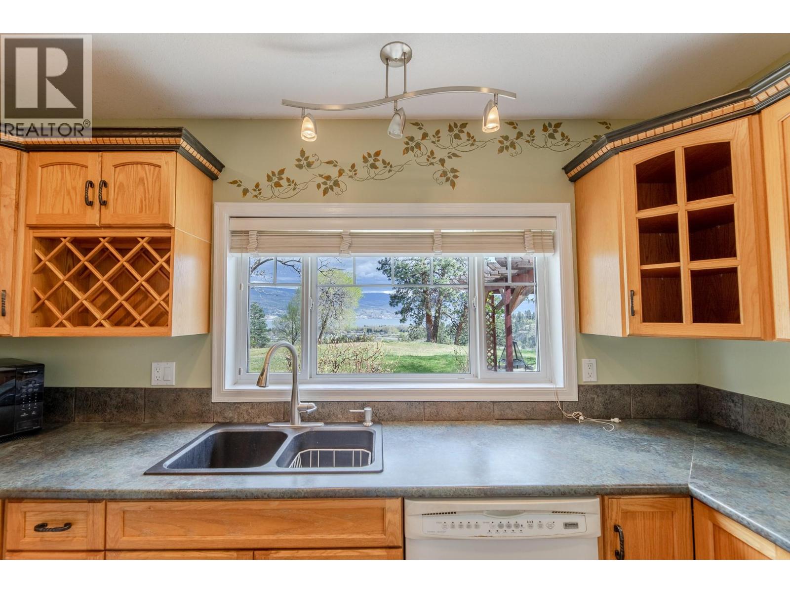  4109 Gartrell Road, Summerland