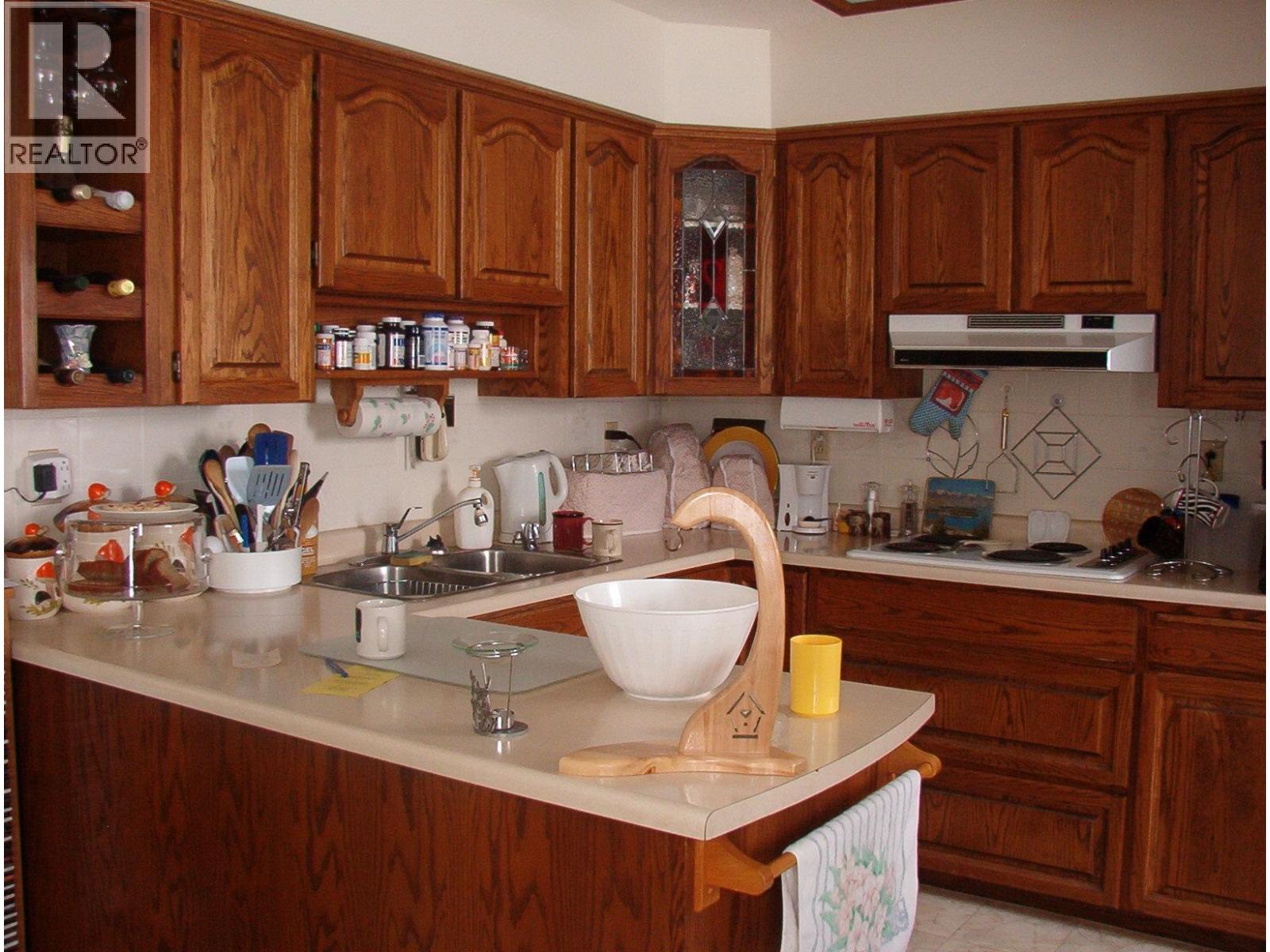 1472 ARBUTUS ROAD - 11