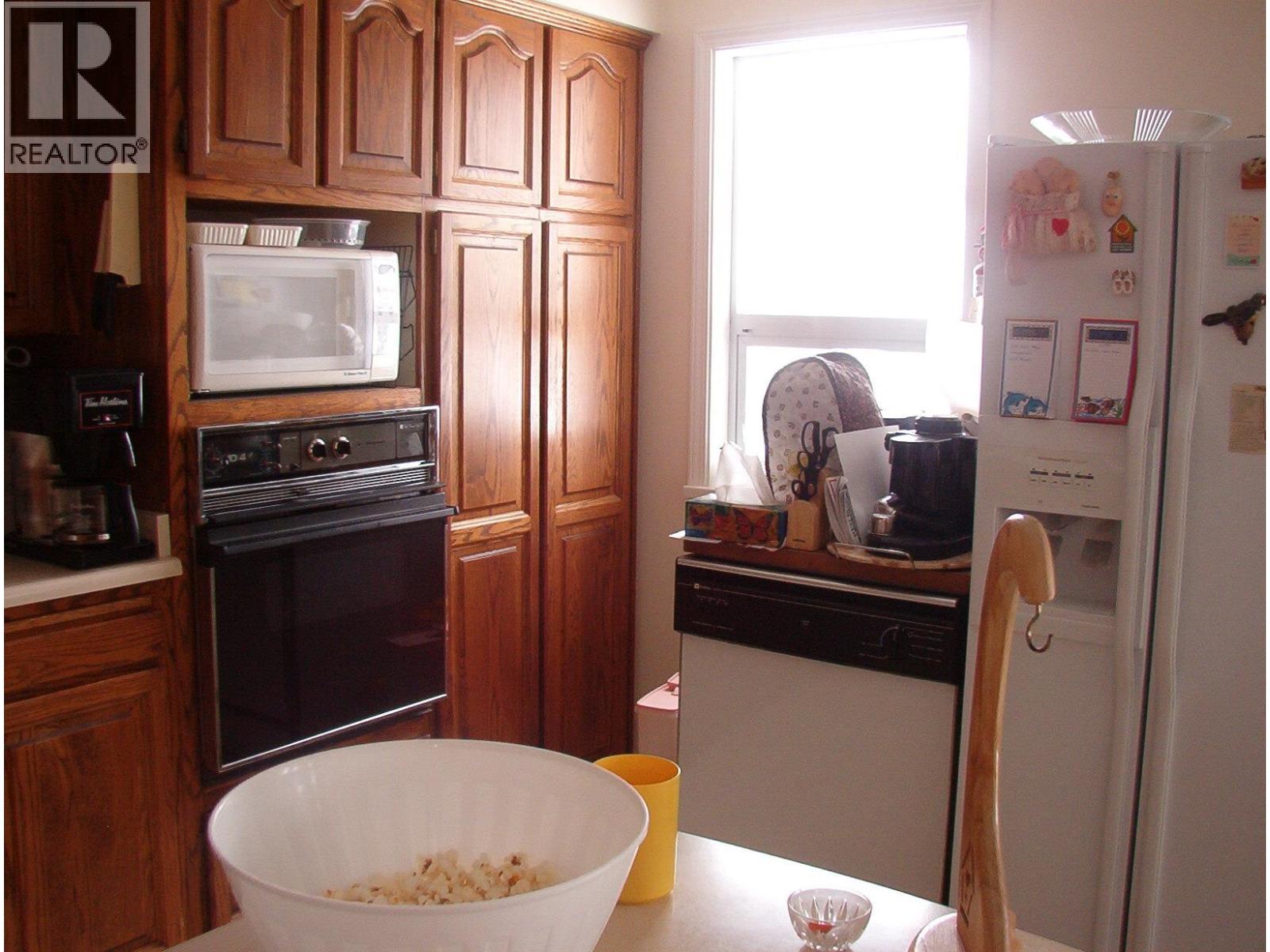 1472 ARBUTUS ROAD - 12