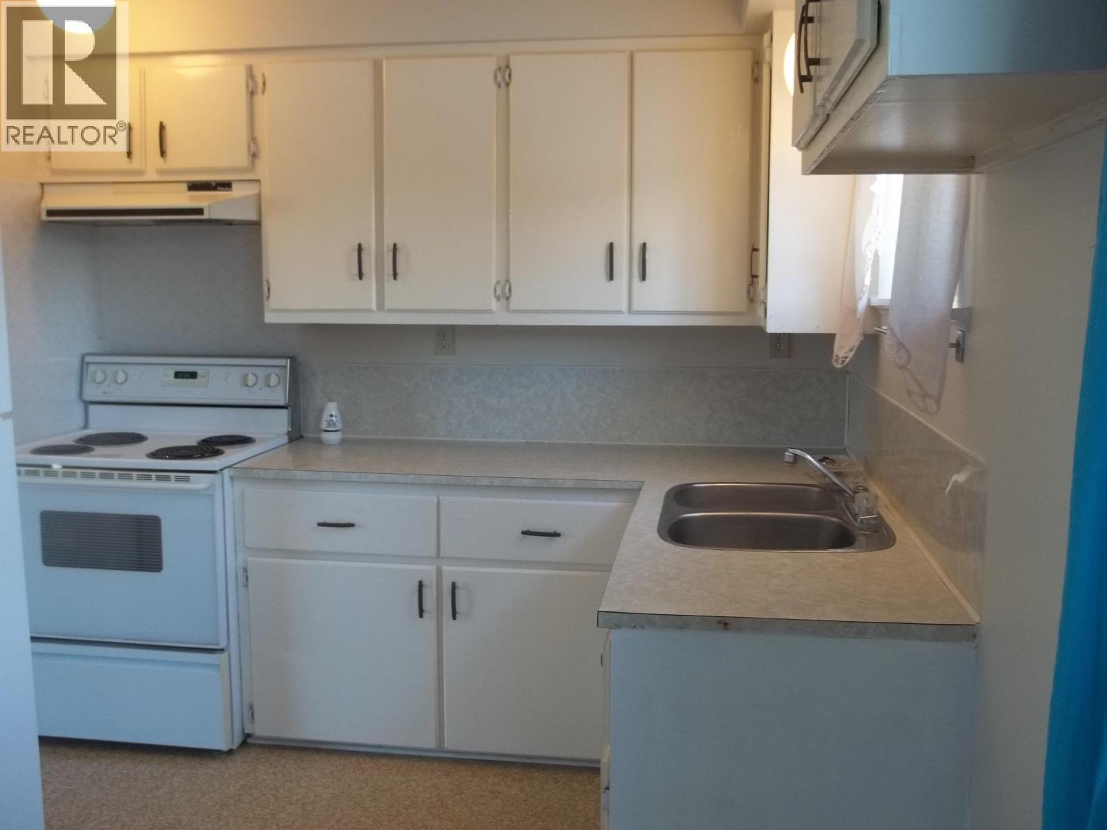 1472 ARBUTUS ROAD - 18